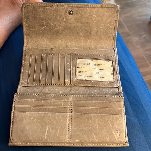 Frye wallet - Picture 3 of 8